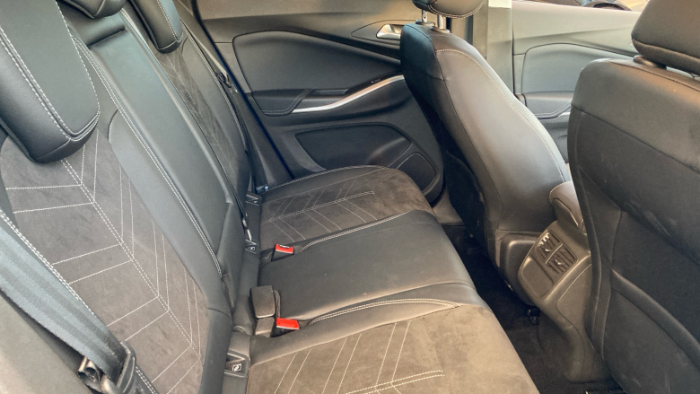 Vauxhall Grandland 1.2 Turbo Ultimate 5dr Petrol Hatchback